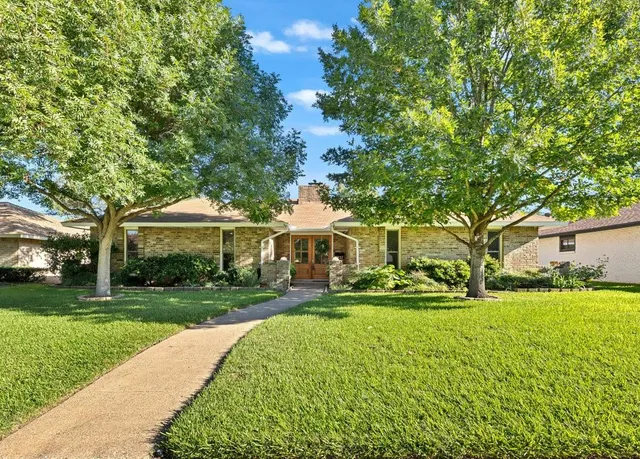 $624,000 | 3927 High Summit Drive, Dallas, TX 75244
