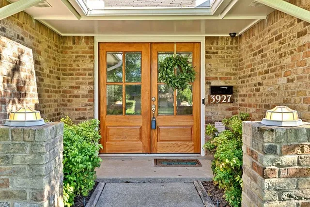 $624,000 | 3927 High Summit Drive, Dallas, TX 75244