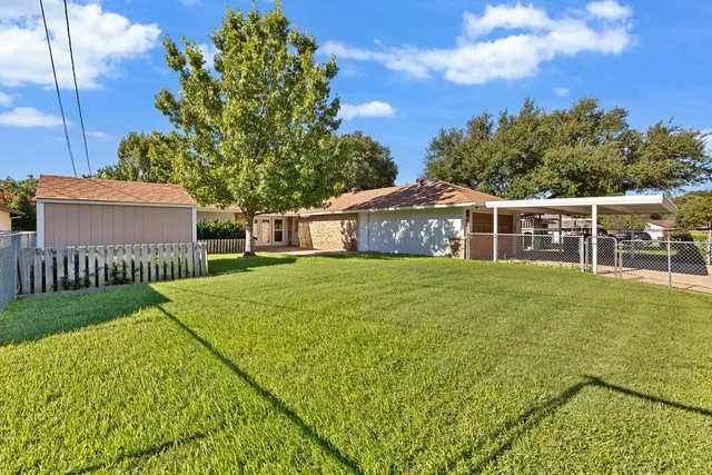 $624,000 | 3927 High Summit Drive, Dallas, TX 75244