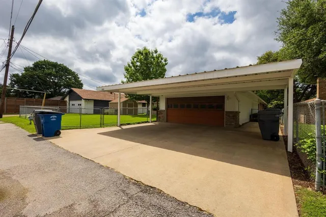 $624,000 | 3927 High Summit Drive, Dallas, TX 75244