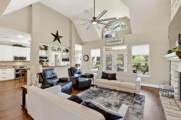 $995,000 | 154 Quarry Point, New Braunfels, TX 78132