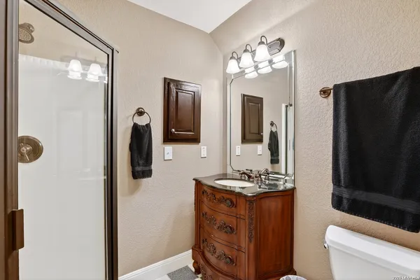 $995,000 | 154 Quarry Point, New Braunfels, TX 78132