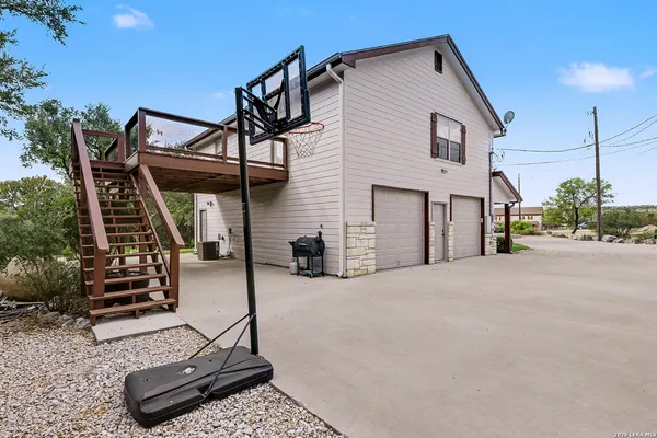 $995,000 | 154 Quarry Point, New Braunfels, TX 78132