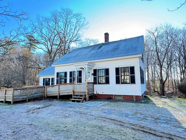 $2,750 | 51 Cabot Lane, Walpole, NH 03608