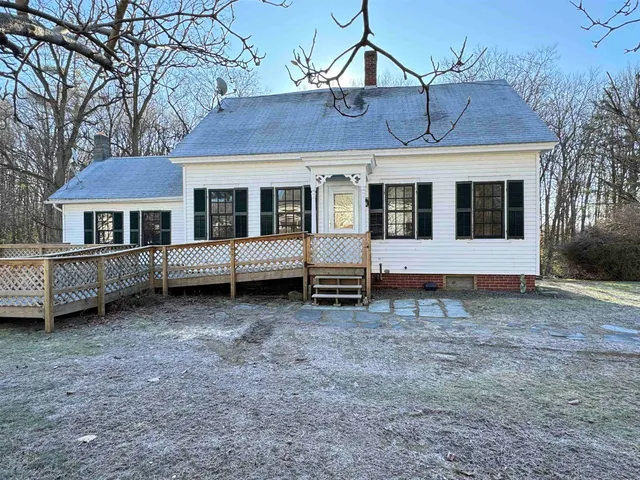 $2,750 | 51 Cabot Lane, Walpole, NH 03608