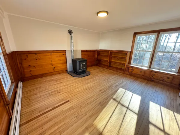 $2,750 | 51 Cabot Lane, Walpole, NH 03608