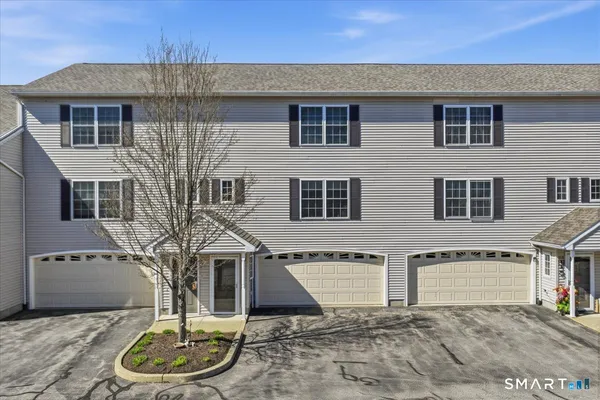 $339,000 | 156 Briar Lane, Unit 156, Norwich, CT 06360