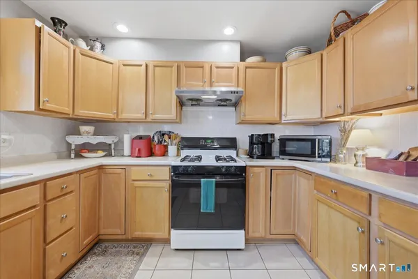 $339,000 | 156 Briar Lane, Unit 156, Norwich, CT 06360