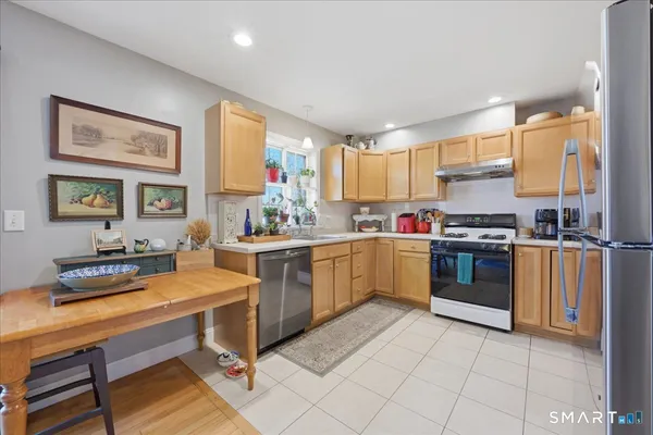 $339,000 | 156 Briar Lane, Unit 156, Norwich, CT 06360