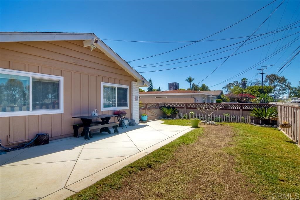 1085 Regal Road Encinitas, CA 92024 - Photo 13 of 25