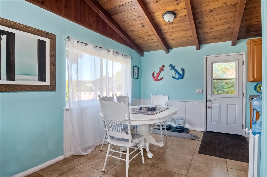 1085 Regal Road Encinitas, CA 92024 - Photo 4 of 25