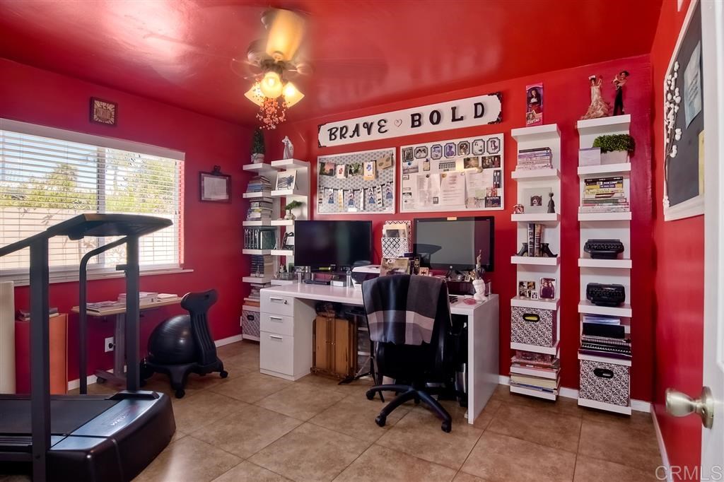 1085 Regal Road Encinitas, CA 92024 - Photo 9 of 25