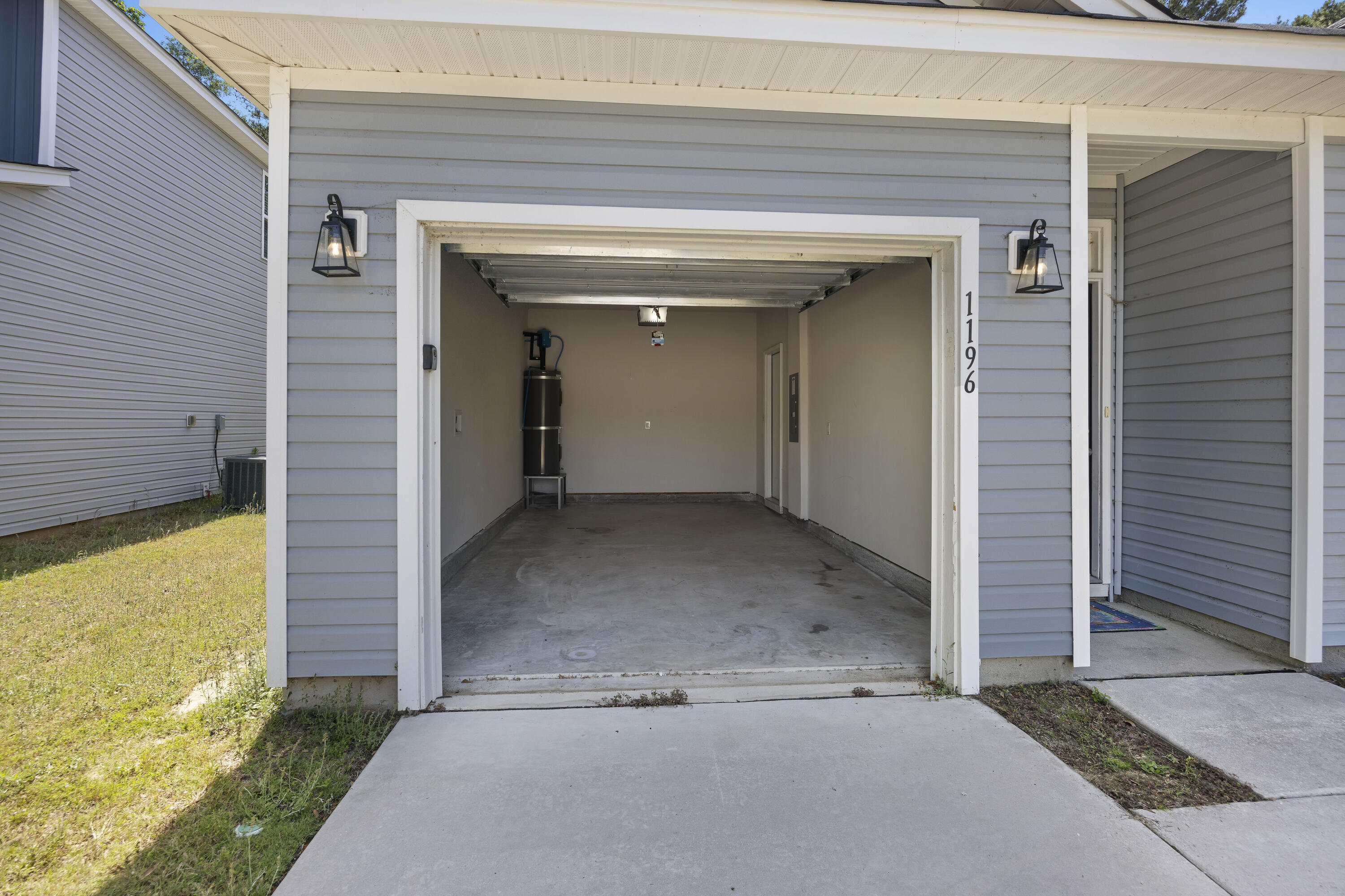 1196 Warrens Way Manning, SC 29102 - Photo 3 of 28 243A1532