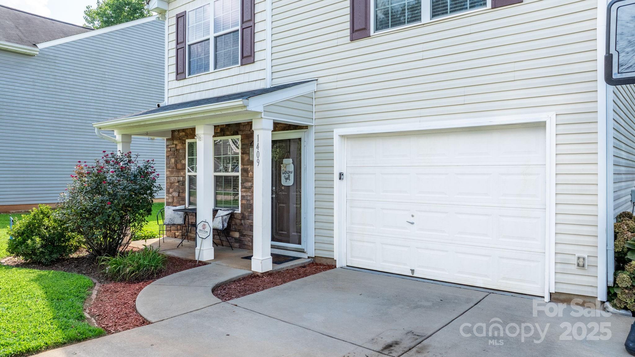 1409 River Run Road Lowell, NC 28098 - Photo 3 of 45 Gallery Image 3
