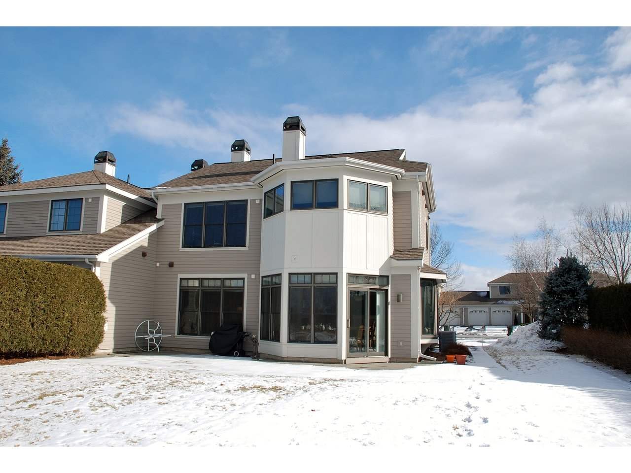 517 Golf Course Road South Burlington, VT 05403 - Photo 1 of 40