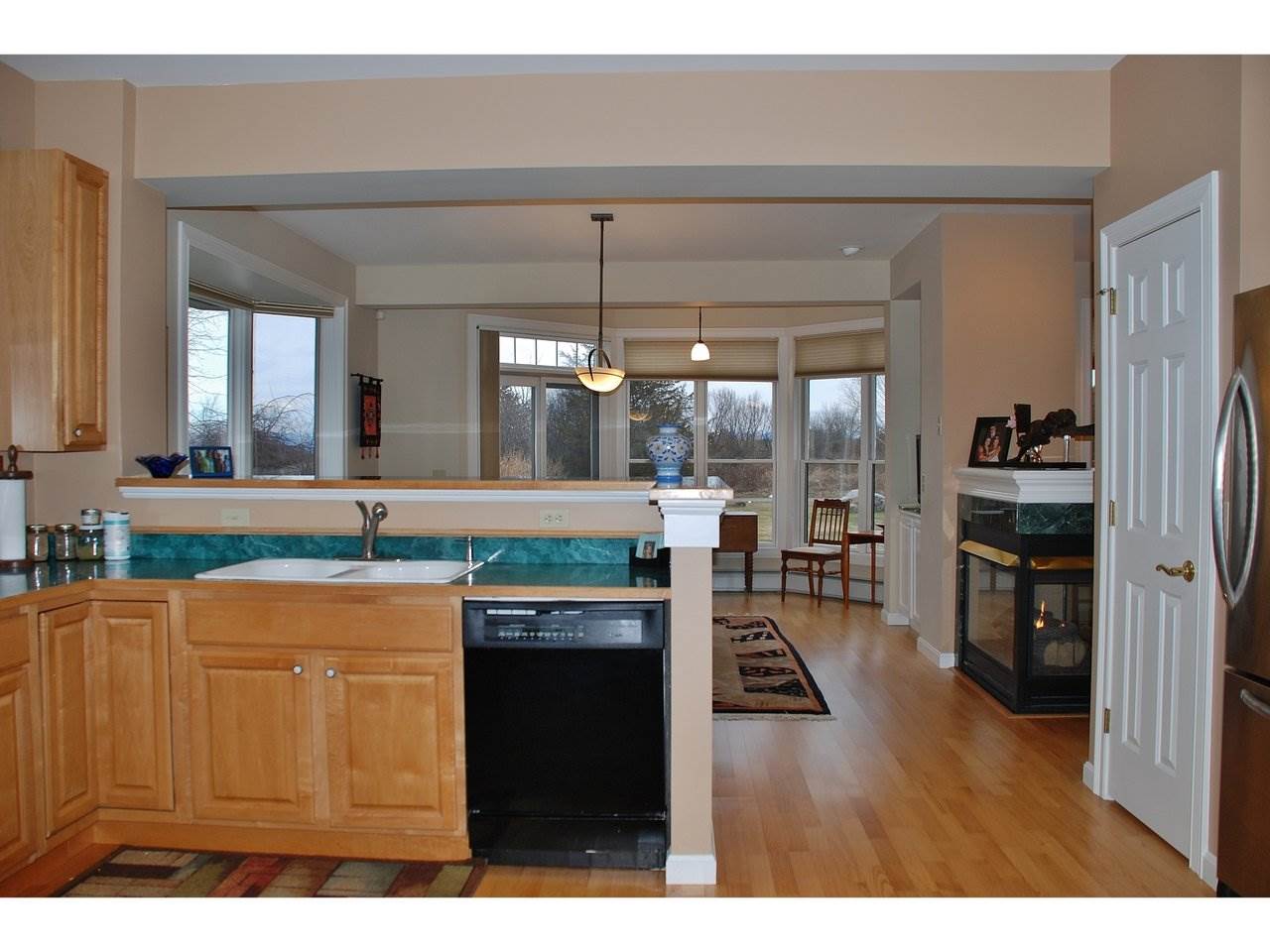 517 Golf Course Road South Burlington, VT 05403 - Photo 15 of 40