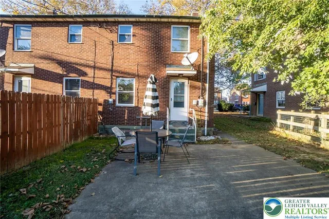 $2,000 | 240 Palmer Street, Easton, PA 18042