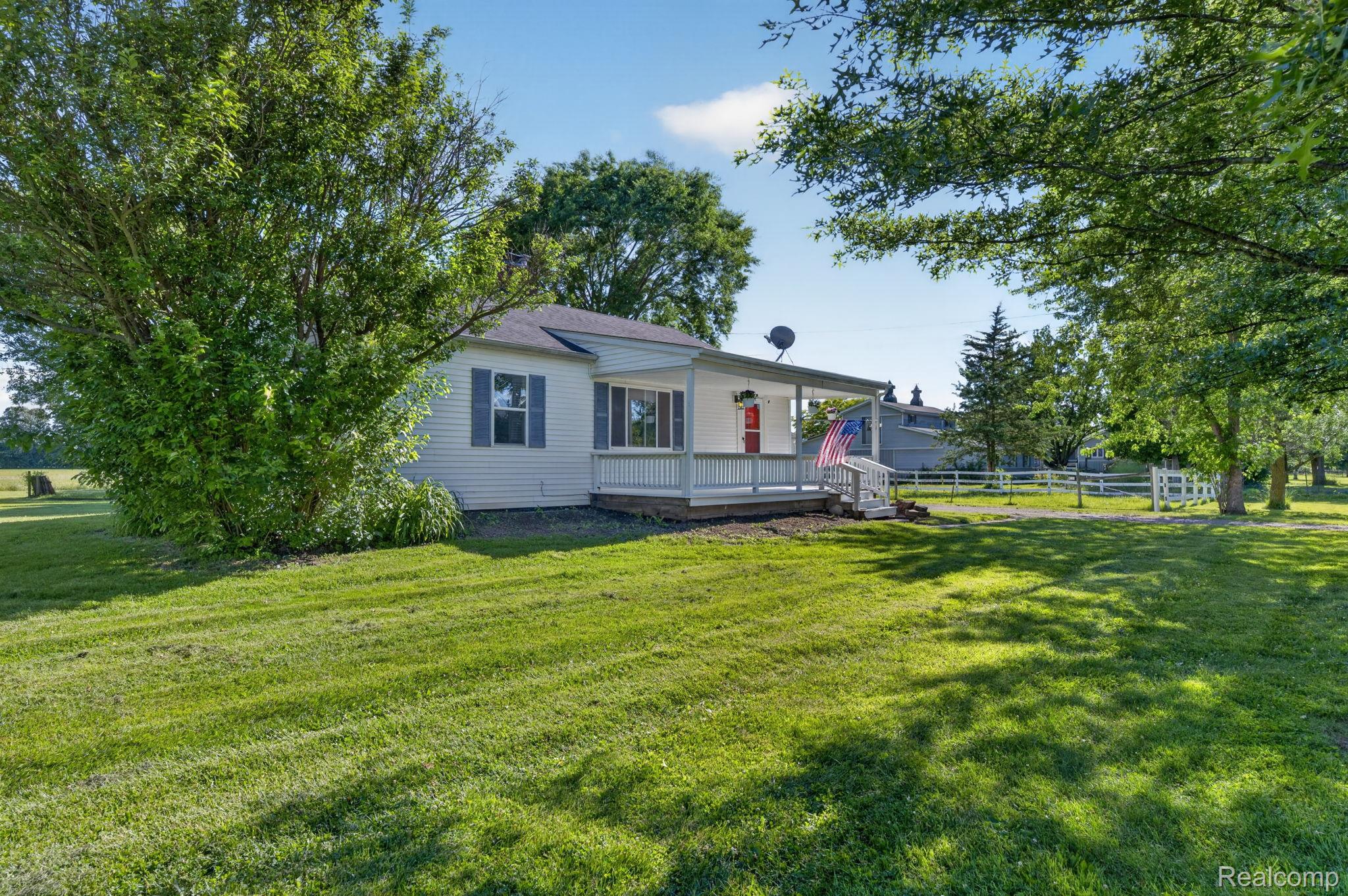 7077 West Frances Road Flushing, MI 48433 - Photo 5 of 50 7-web-or-mls-DSC_5049.jpg