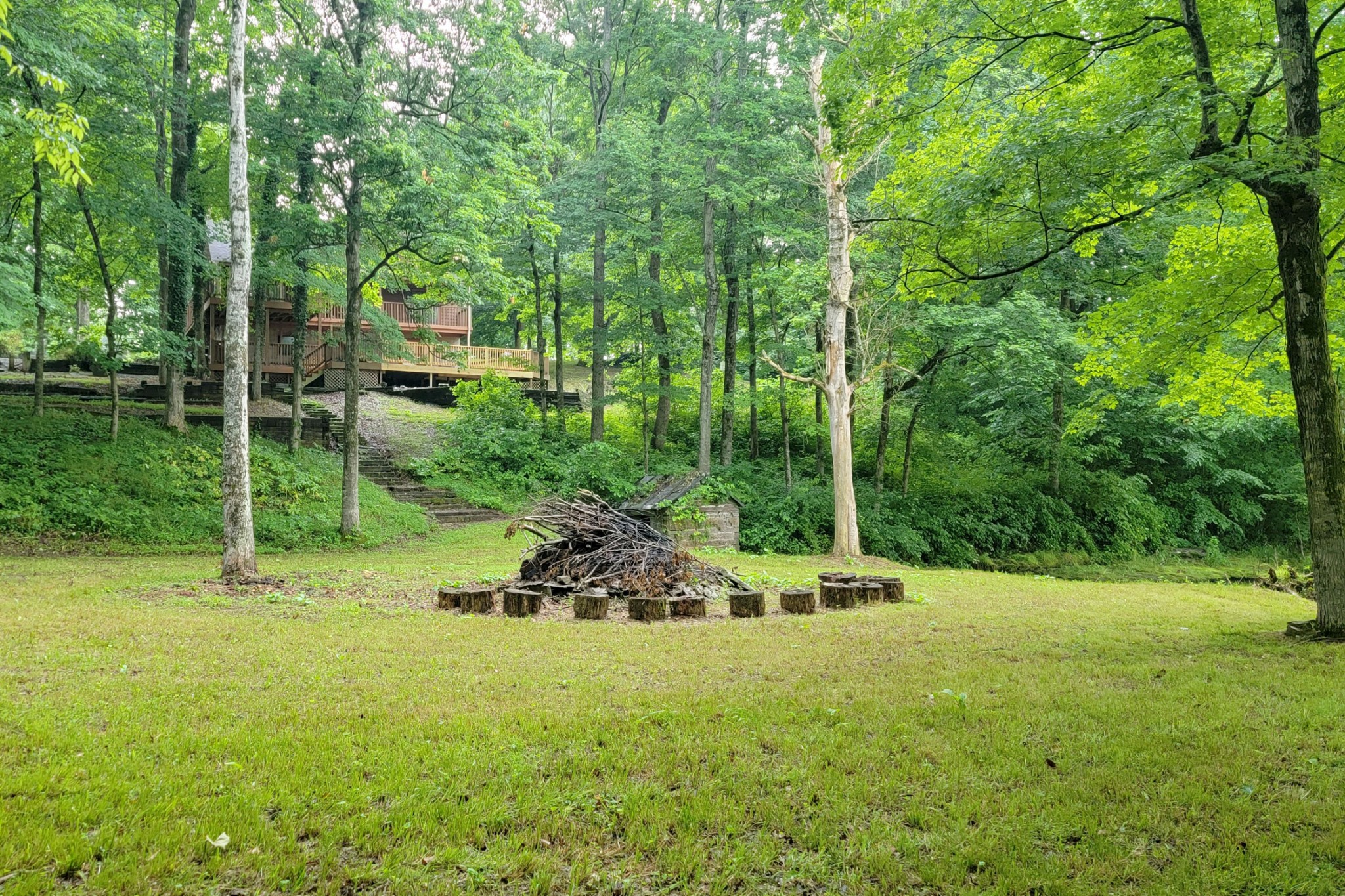 214 West Harper Road Portland, TN 37148 - Photo 5 of 28 a view of an outdoor space and basketball court