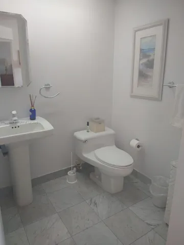 $2,550 | 9341 Collins Avenue, Unit 303, Surfside, FL 33154