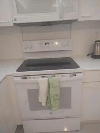 $2,550 | 9341 Collins Avenue, Unit 303, Surfside, FL 33154