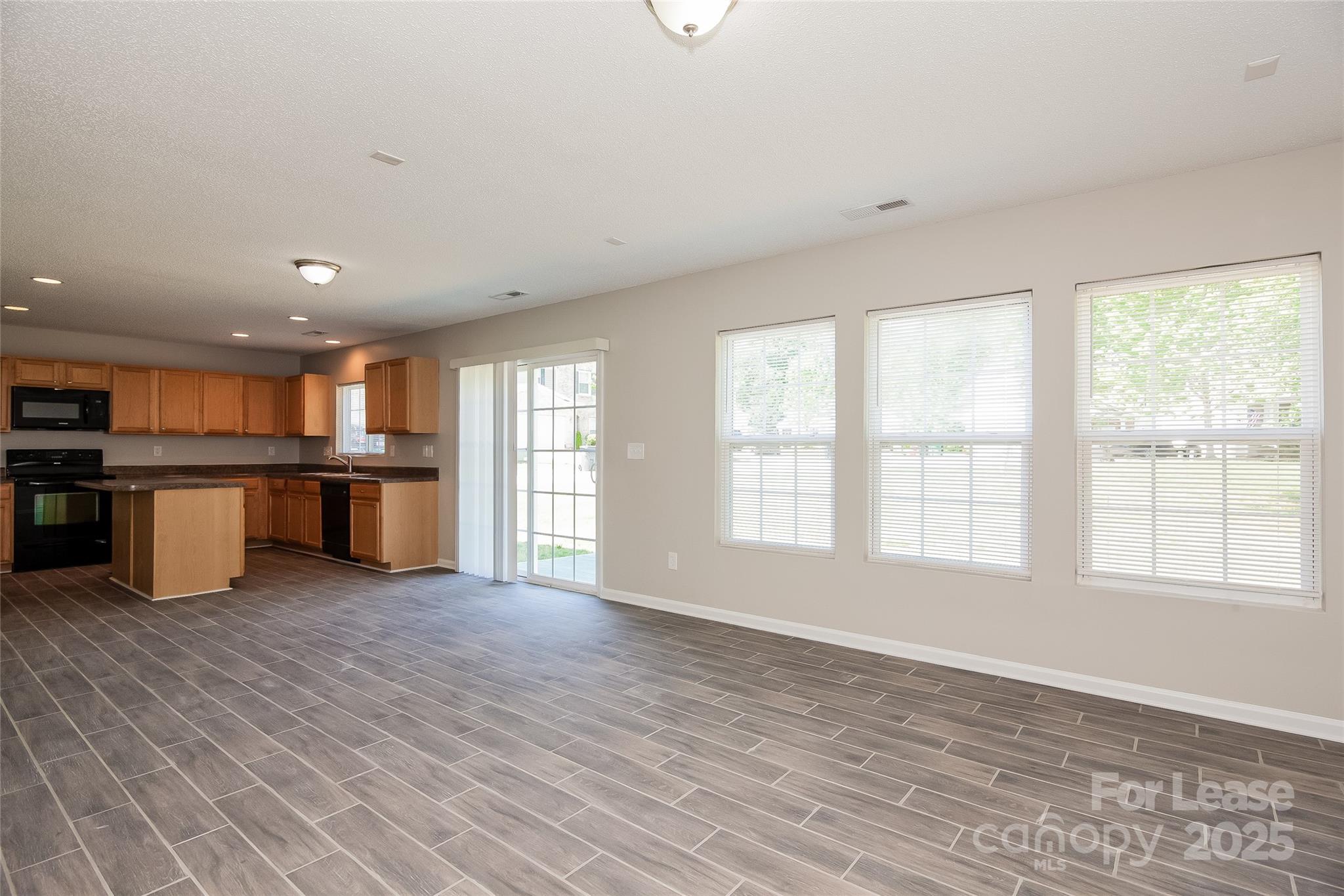 229 Tribune Drive Charlotte, NC 28214 - Photo 6 of 17