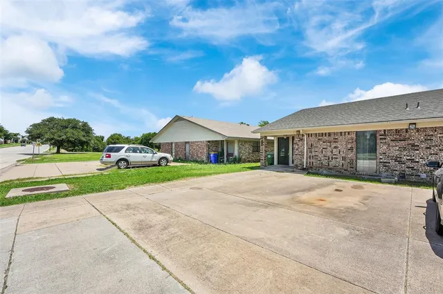$465,000 | 405 South Las Vegas Trail, White Settlement, TX 76108