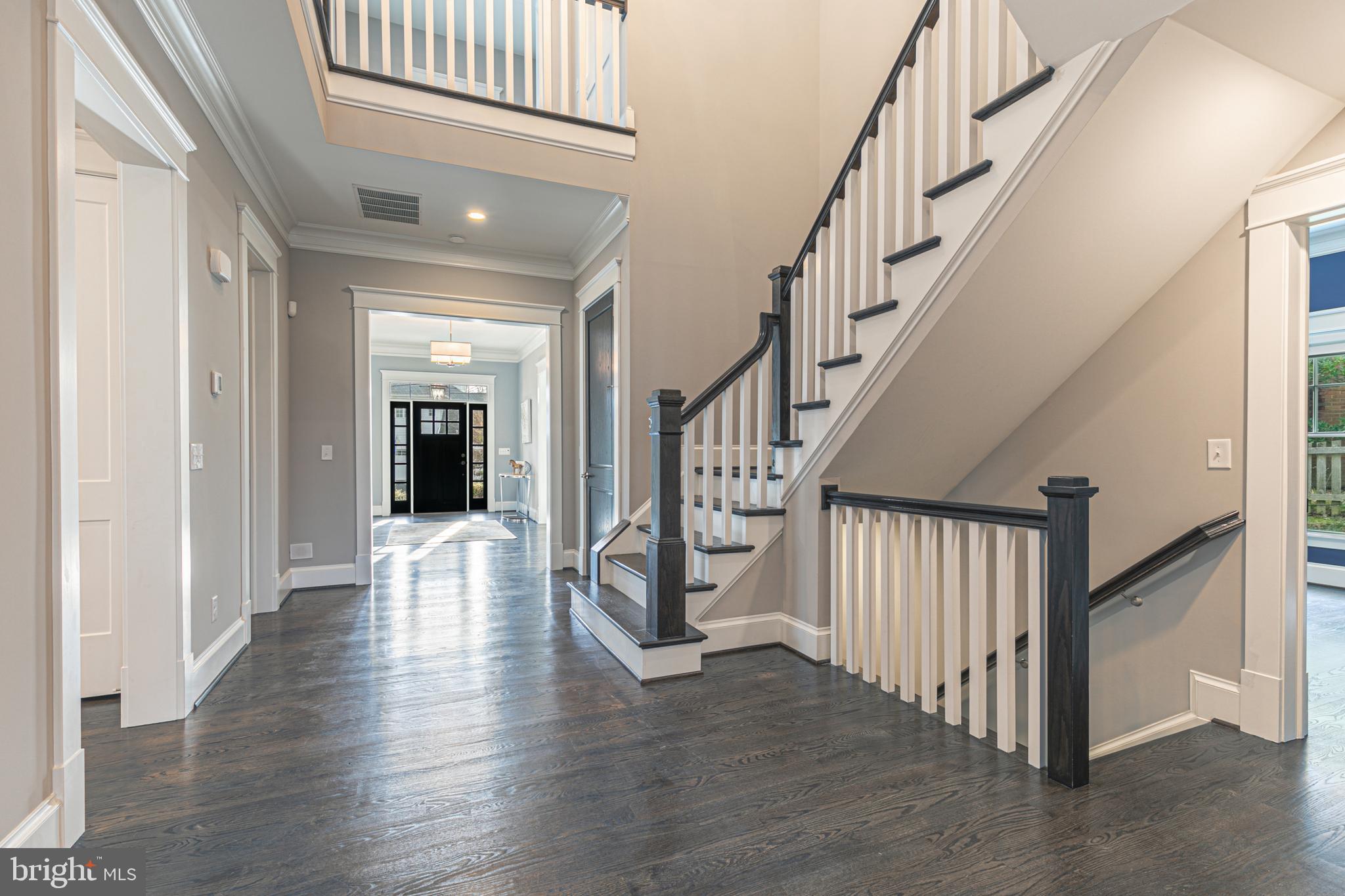 5906 Calla Drive McLean, VA 22101 - Photo 27 of 44 Foyer