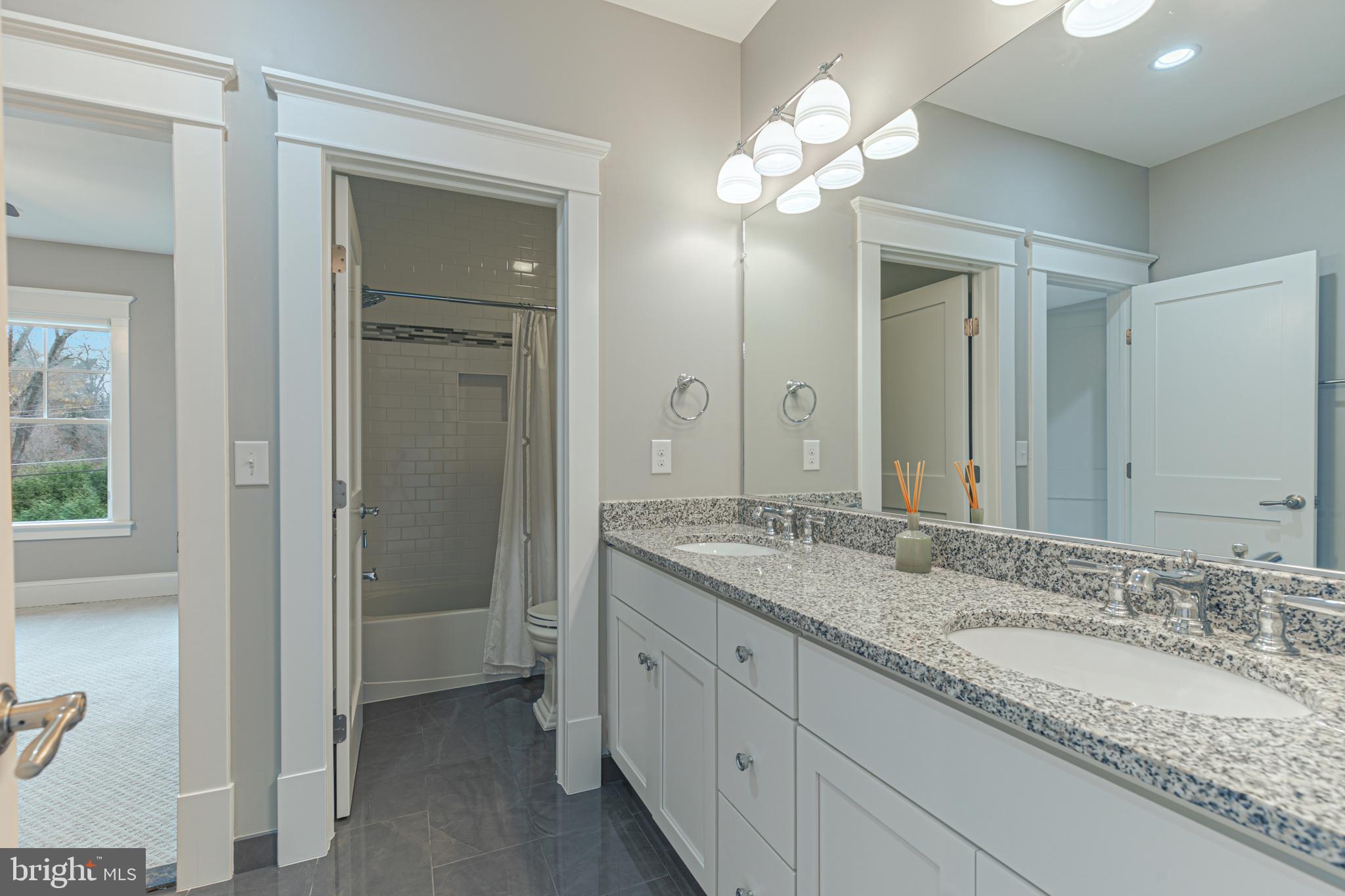 5906 Calla Drive McLean, VA 22101 - Photo 34 of 44 Jack and Jill Bath