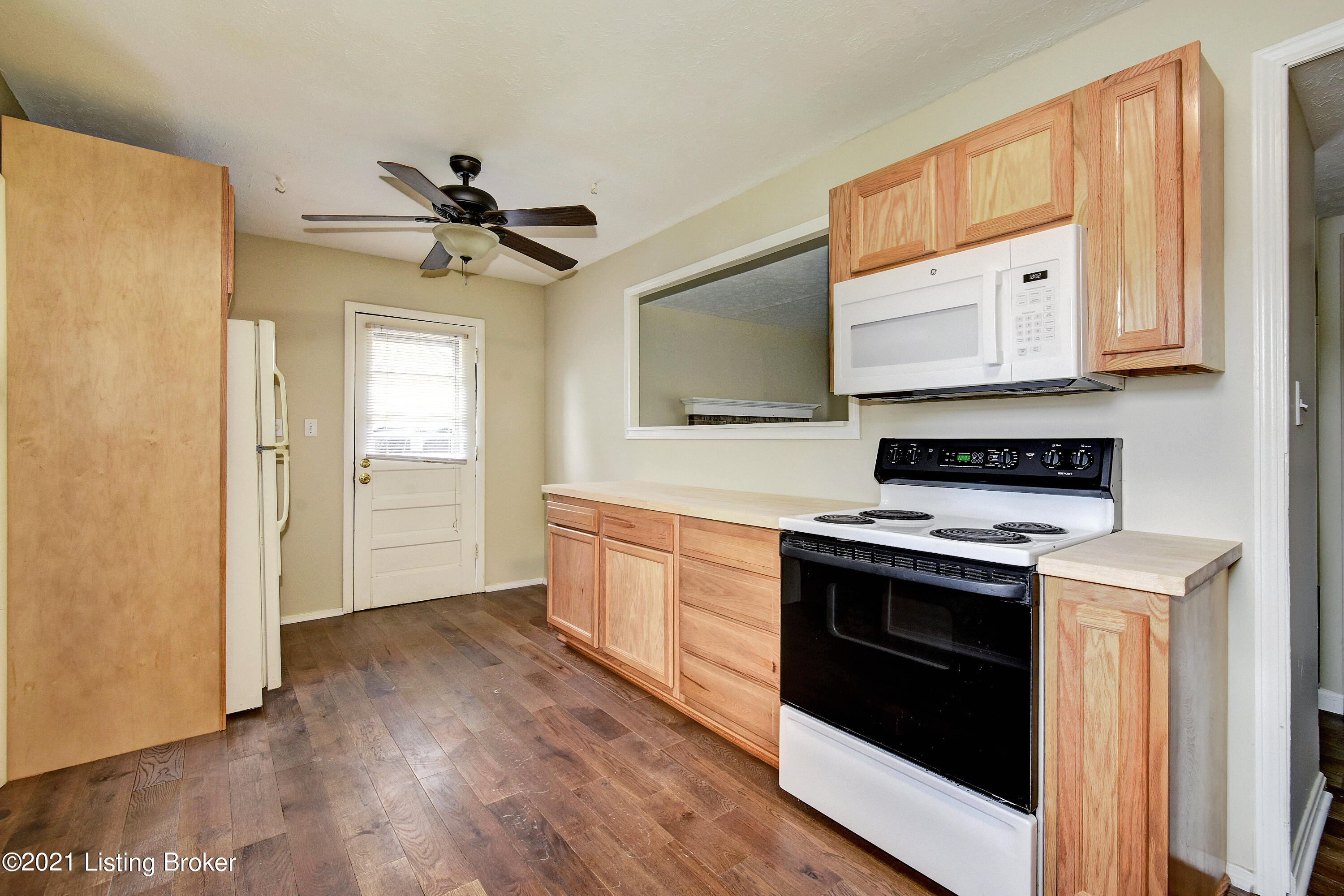 289 Dale Road Louisville, KY 40229 - Photo 10 of 25 Kitchen