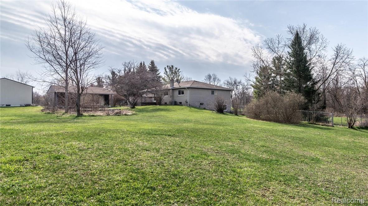 10083 Gordon Road Fenton, MI 48430 - Photo 48 of 51 47_57.jpg