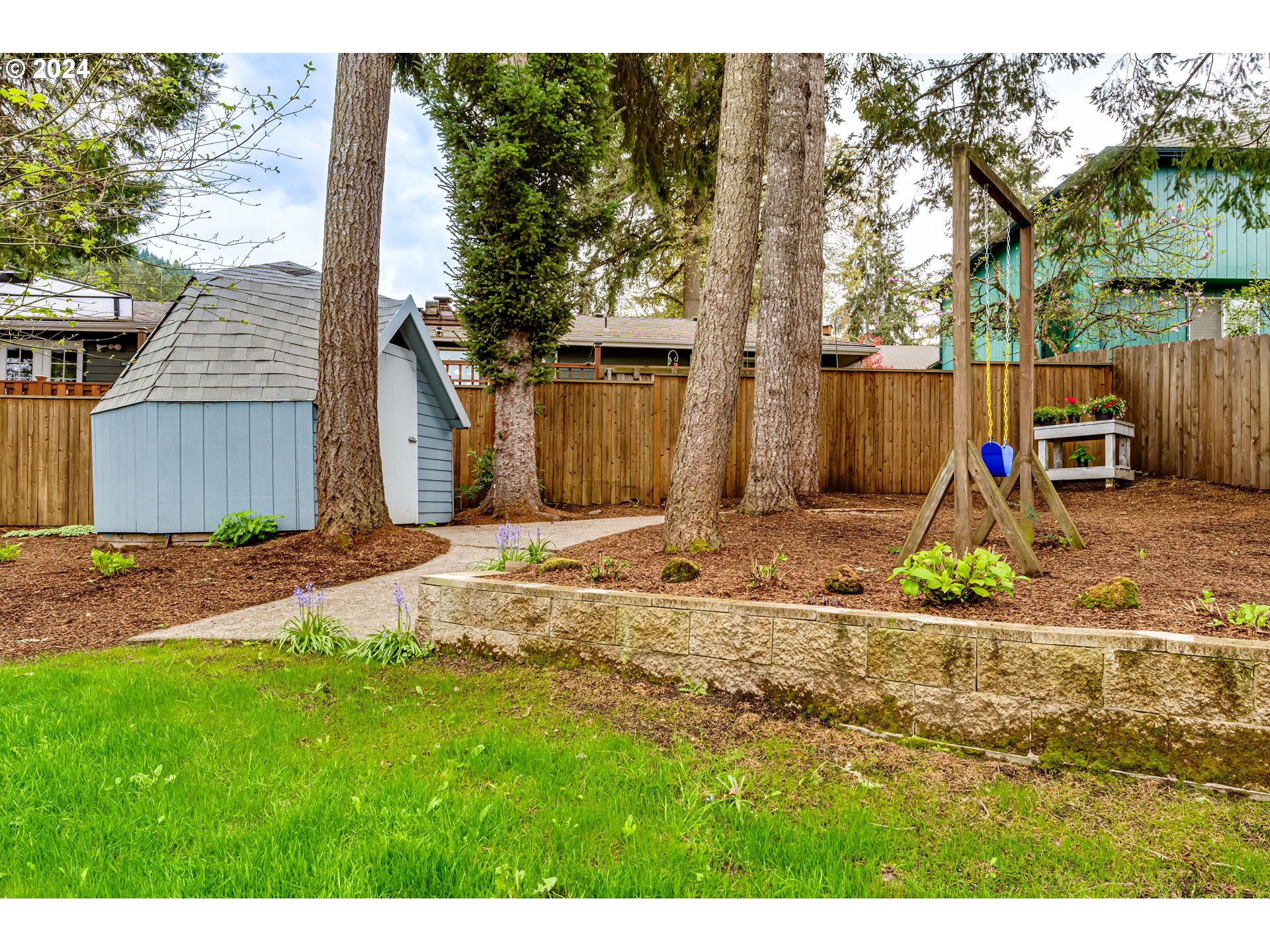 796 South 70th Street Springfield, OR 97478 - Photo 3 of 22 Backyard