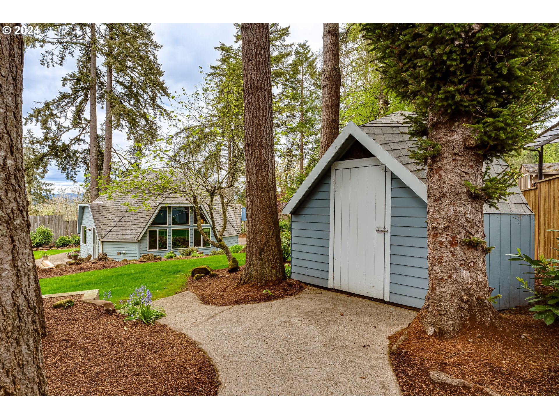 796 South 70th Street Springfield, OR 97478 - Photo 6 of 22 Backyard