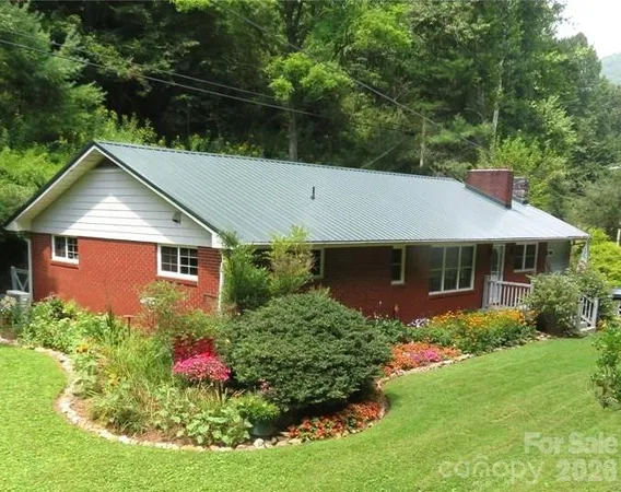 $435,000 | 3829 Coxes Creek Road, Burnsville, NC 28714