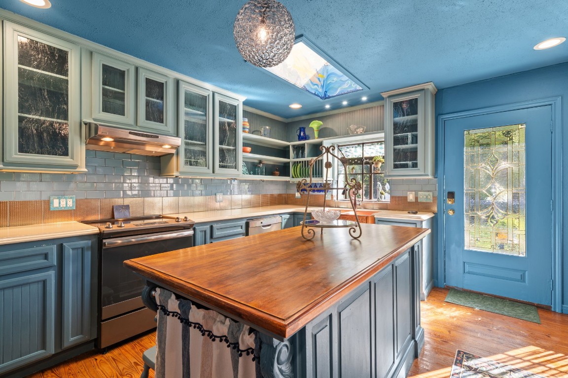 18162 Atkinson Lane Conroe, TX 77384 - Photo 12 of 50 New Custom build Habersham style kitchen island