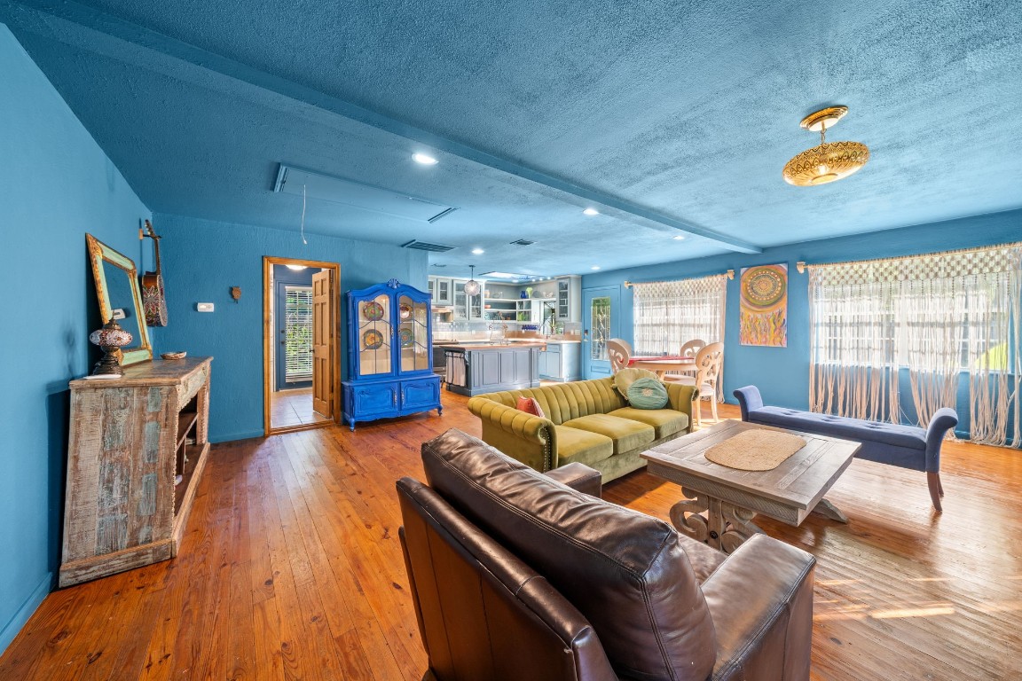 18162 Atkinson Lane Conroe, TX 77384 - Photo 16 of 50 Plenty of natural lighting