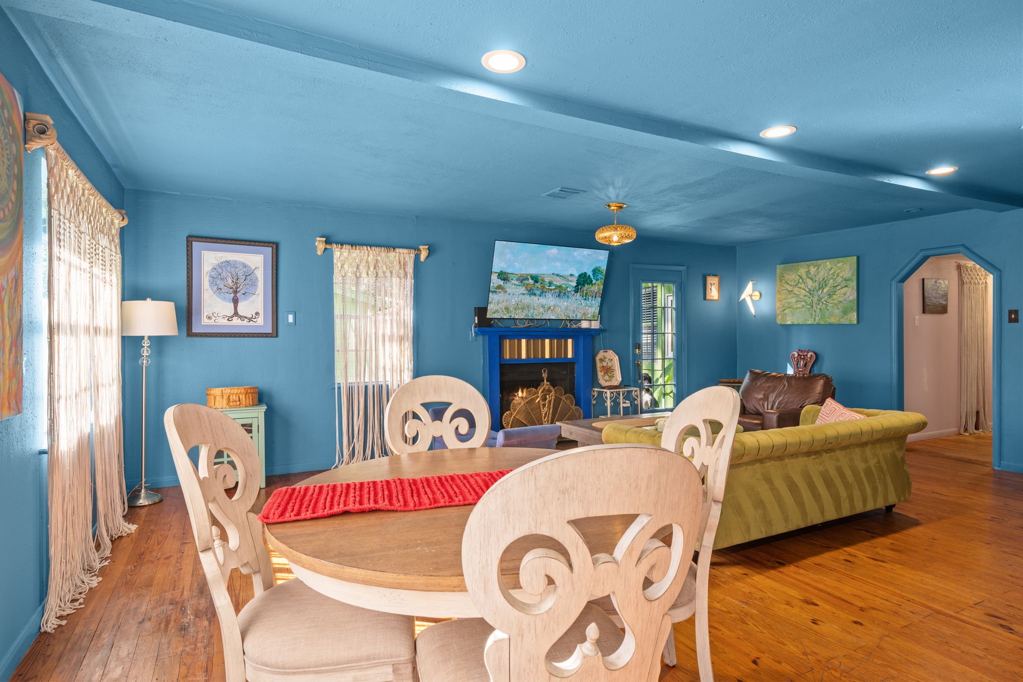 18162 Atkinson Lane Conroe, TX 77384 - Photo 20 of 50 a living room with furniture and dining table