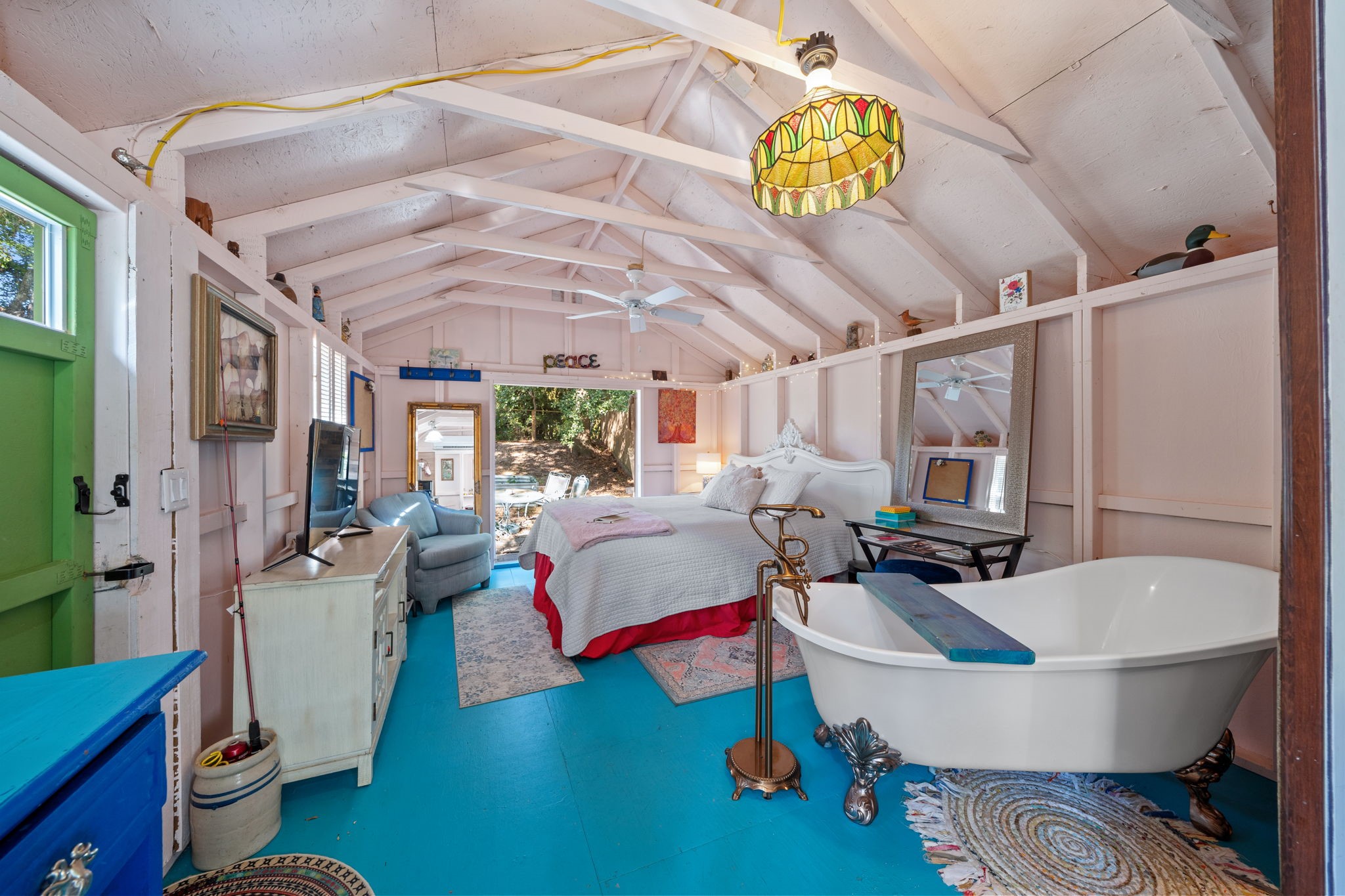 18162 Atkinson Lane Conroe, TX 77384 - Photo 41 of 50 a living room with furniture and a couch