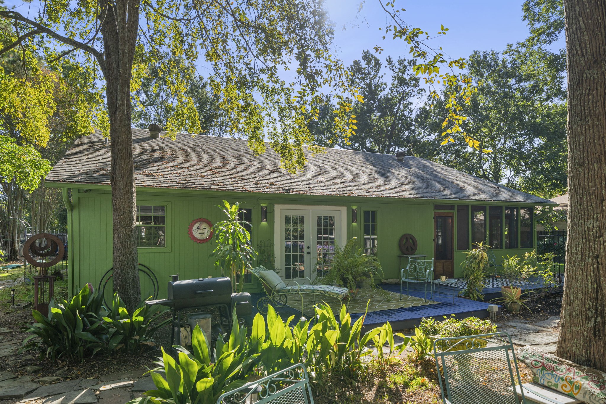 18162 Atkinson Lane Conroe, TX 77384 - Photo 8 of 50 a front view of a house with garden