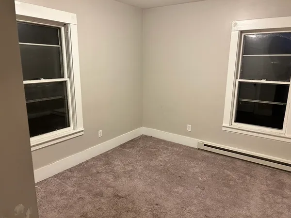 $1,300 | 45 Greenwood Street, Unit 2R, Gardner, MA 01440