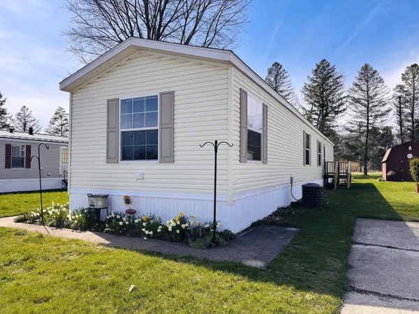 $68,000 | 69205 Garver Road, Unit 2, Edwardsburg, MI 49112