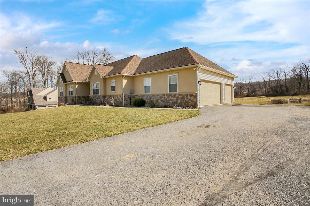 60 Cider Mill Road Mertztown, PA 19539 - Photo 3 of 50 Gallery Image 3