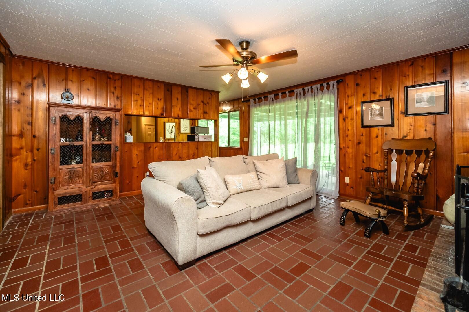 2012 Southwood Road Jackson, MS 39211 - Photo 8 of 25 P4210011