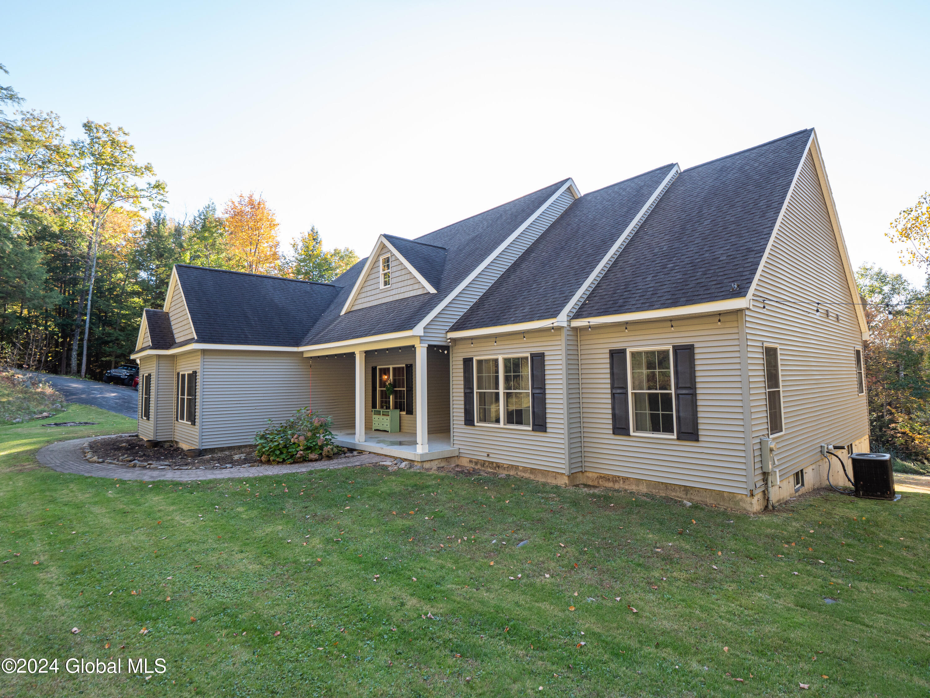 92 Hollister Road Corinth, NY 12822 - Photo 5 of 35 92 Holister-40