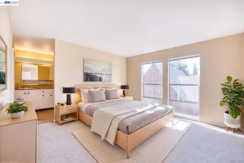 $2,950 | 3815 Harrison Street, Unit 203, Oakland, CA 94611