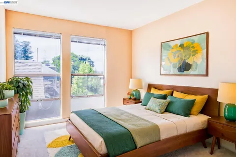 $2,950 | 3815 Harrison Street, Unit 203, Oakland, CA 94611