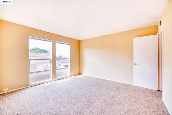 $2,950 | 3815 Harrison Street, Unit 203, Oakland, CA 94611