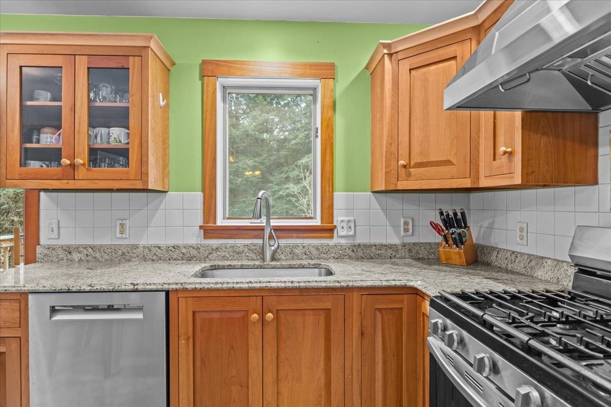 550 Nottingham Drive Georgia, VT 05468 - Photo 13 of 59