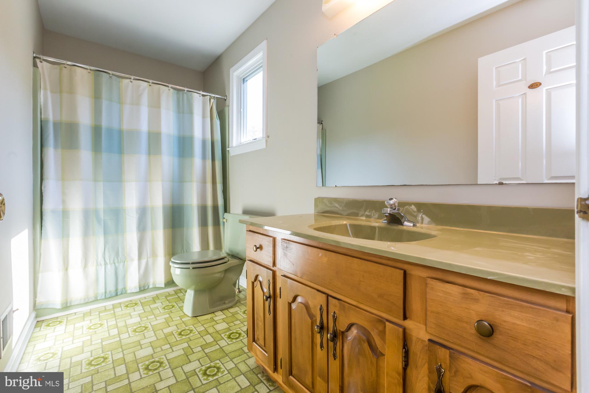 21 Nice Road Thornton, PA 19373 - Photo 43 of 61 Hall Bath - Upper Floor