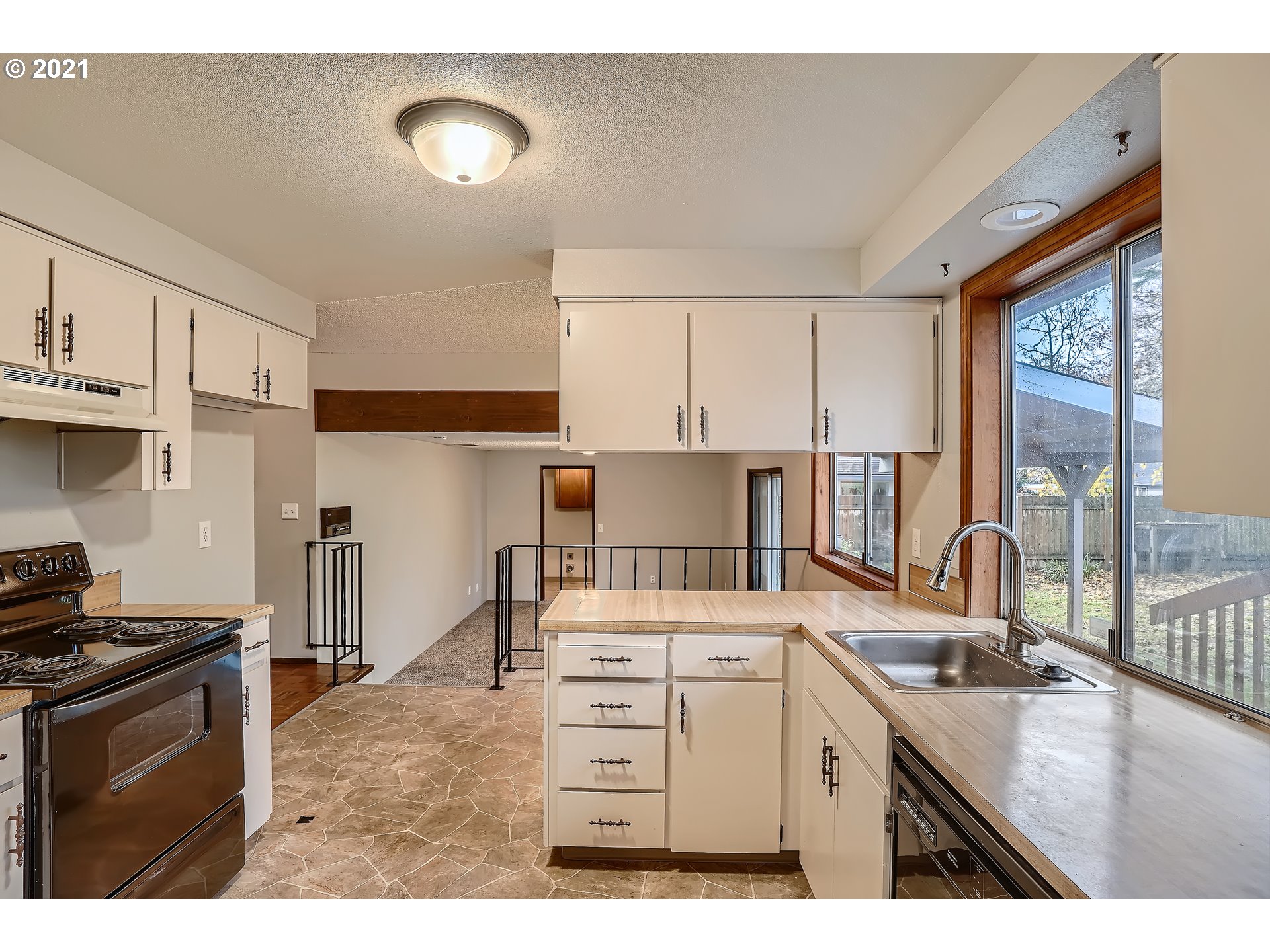 19315 Southwest Murphy Street Aloha, OR 97078 - Photo 11 of 32 Gallery Image 11